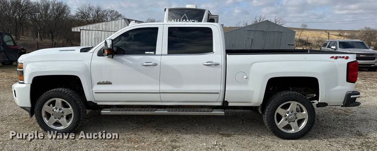 image for item FB0515 2019 Chevrolet Silverado 2500HD High Country Crew Cab pickup truck