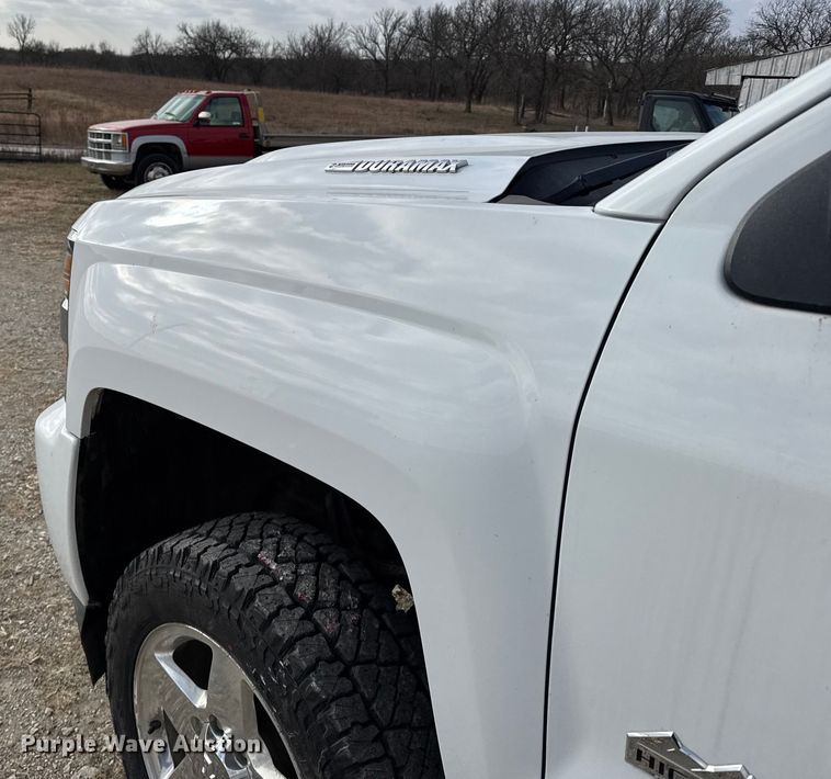 image for item FB0515 2019 Chevrolet Silverado 2500HD High Country Crew Cab pickup truck