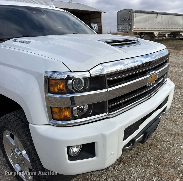 image for item FB0515 2019 Chevrolet Silverado 2500HD High Country Crew Cab pickup truck