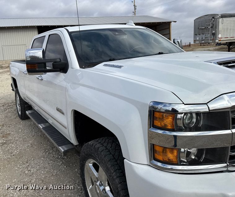 image for item FB0515 2019 Chevrolet Silverado 2500HD High Country Crew Cab pickup truck