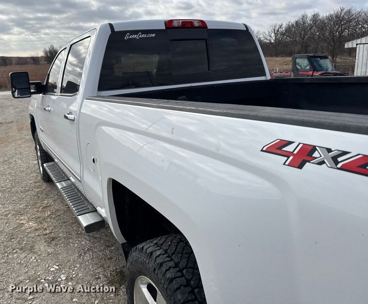 image for item FB0515 2019 Chevrolet Silverado 2500HD High Country Crew Cab pickup truck