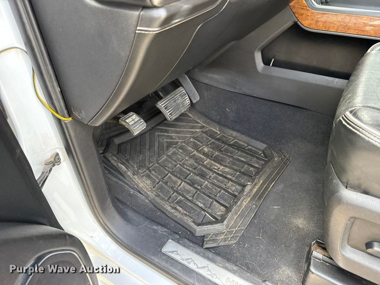 image for item FB0515 2019 Chevrolet Silverado 2500HD High Country Crew Cab pickup truck