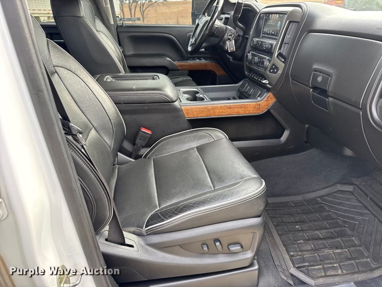 image for item FB0515 2019 Chevrolet Silverado 2500HD High Country Crew Cab pickup truck