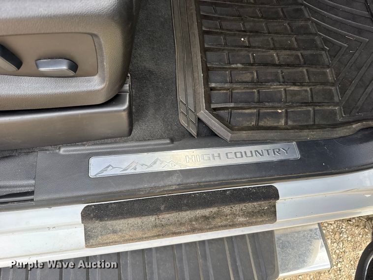 image for item FB0515 2019 Chevrolet Silverado 2500HD High Country Crew Cab pickup truck