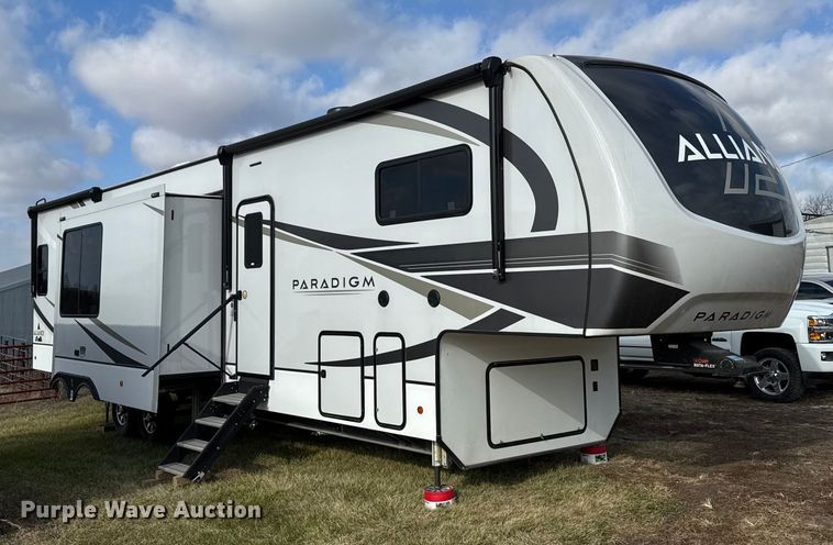 image for item FB0516 2023 Alliance Rv Paradigm camper