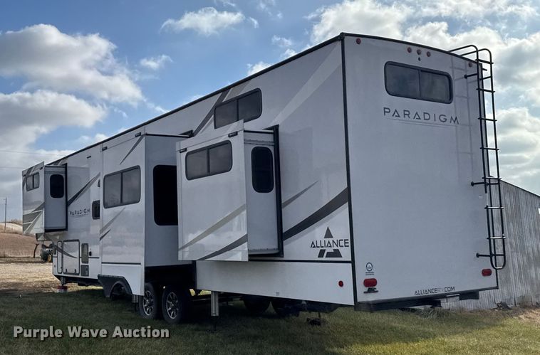 image for item FB0516 2023 Alliance Rv Paradigm camper