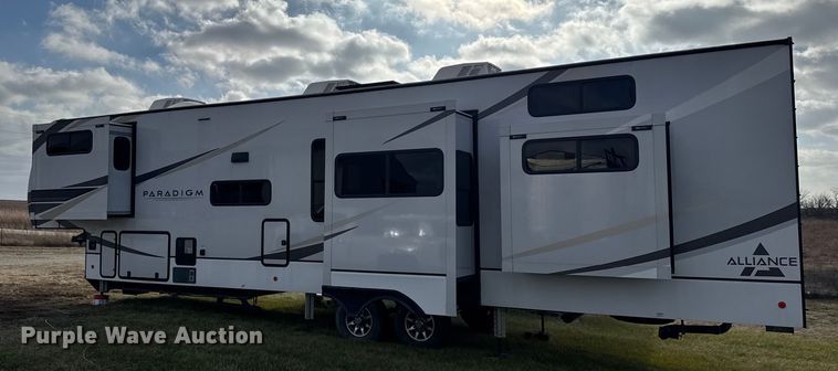 image for item FB0516 2023 Alliance Rv Paradigm camper