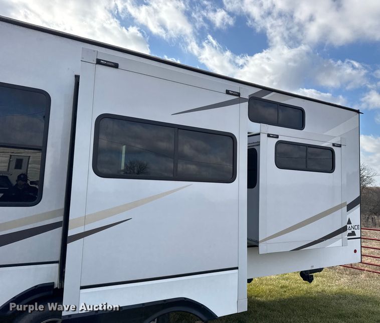 image for item FB0516 2023 Alliance Rv Paradigm camper