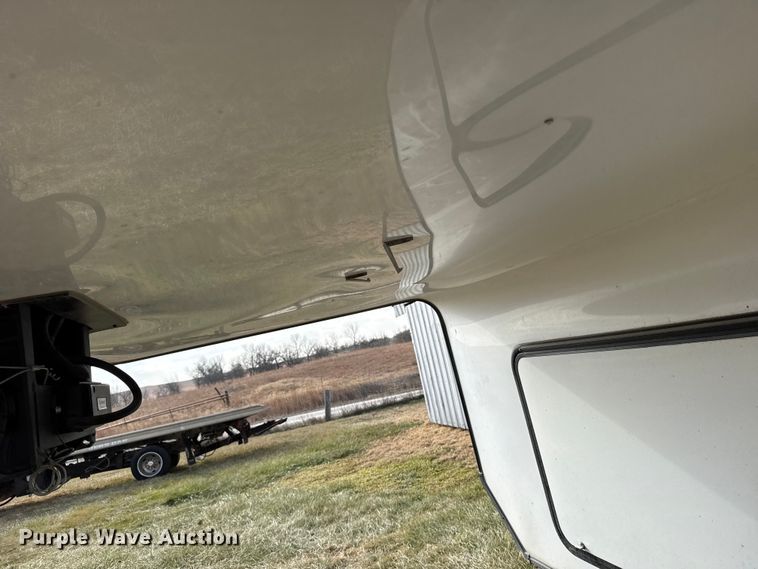 image for item FB0516 2023 Alliance Rv Paradigm camper