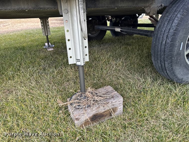 image for item FB0516 2023 Alliance Rv Paradigm camper