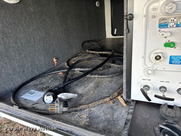 image for item FB0516 2023 Alliance Rv Paradigm camper