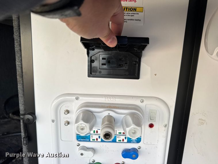 image for item FB0516 2023 Alliance Rv Paradigm camper