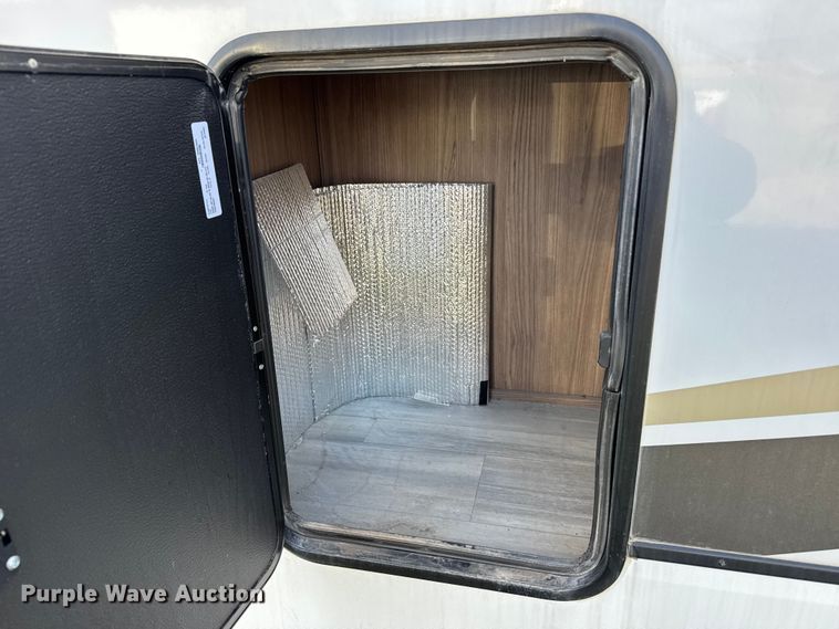 image for item FB0516 2023 Alliance Rv Paradigm camper