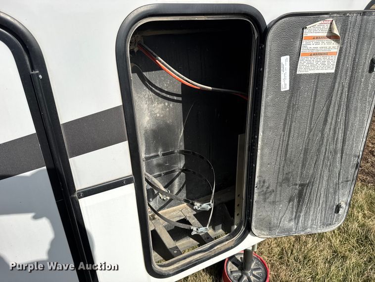 image for item FB0516 2023 Alliance Rv Paradigm camper