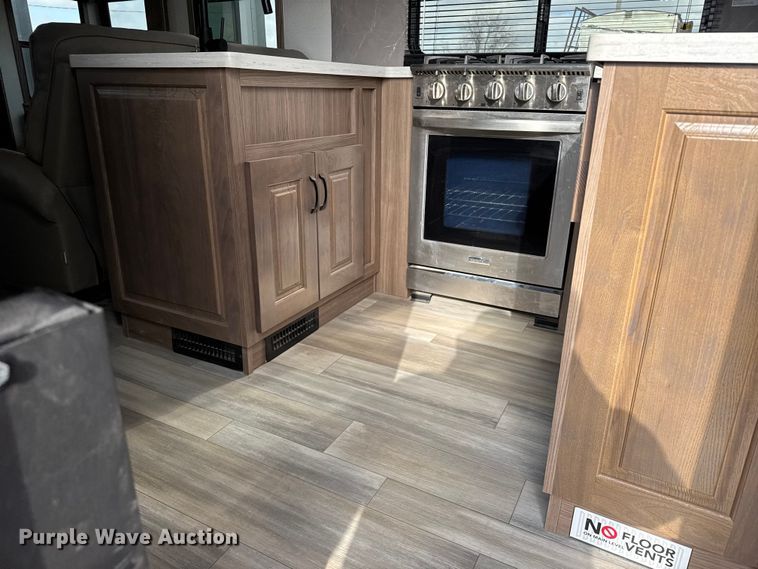 image for item FB0516 2023 Alliance Rv Paradigm camper
