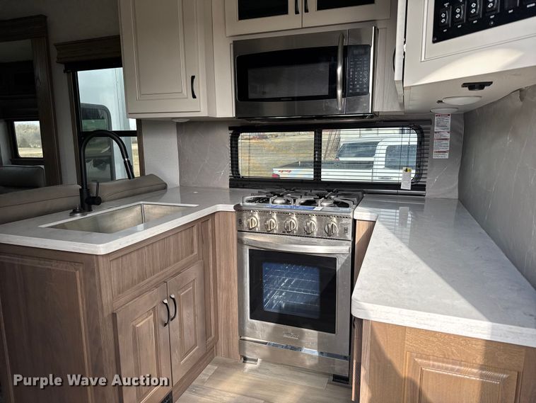 image for item FB0516 2023 Alliance Rv Paradigm camper