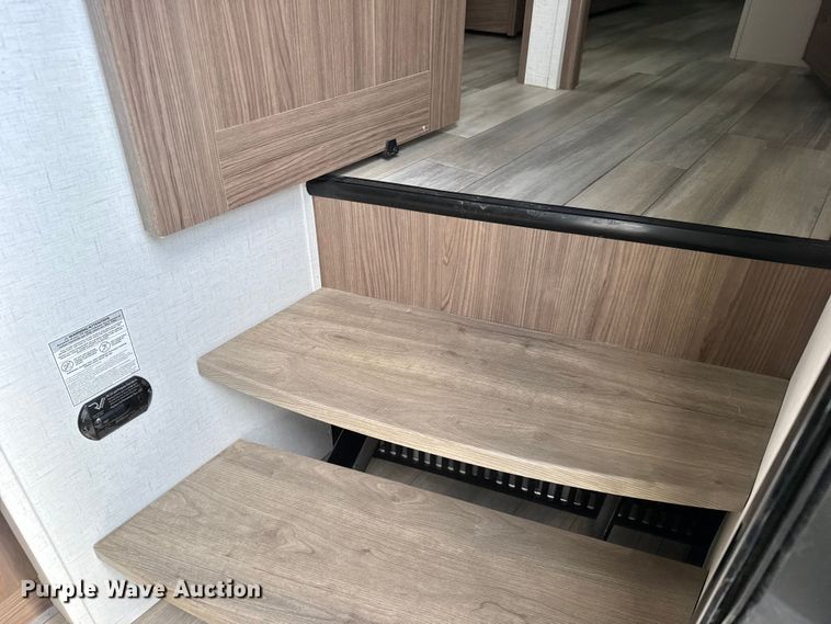 image for item FB0516 2023 Alliance Rv Paradigm camper