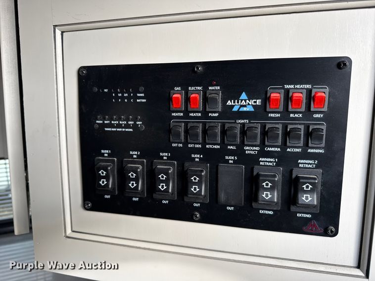 image for item FB0516 2023 Alliance Rv Paradigm camper