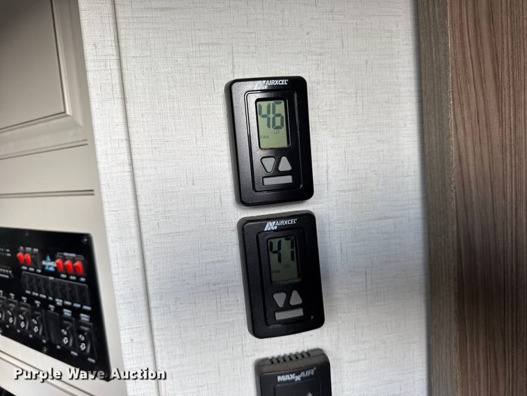 image for item FB0516 2023 Alliance Rv Paradigm camper