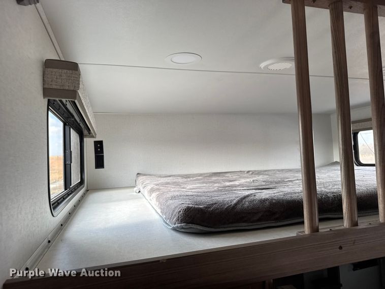 image for item FB0516 2023 Alliance Rv Paradigm camper