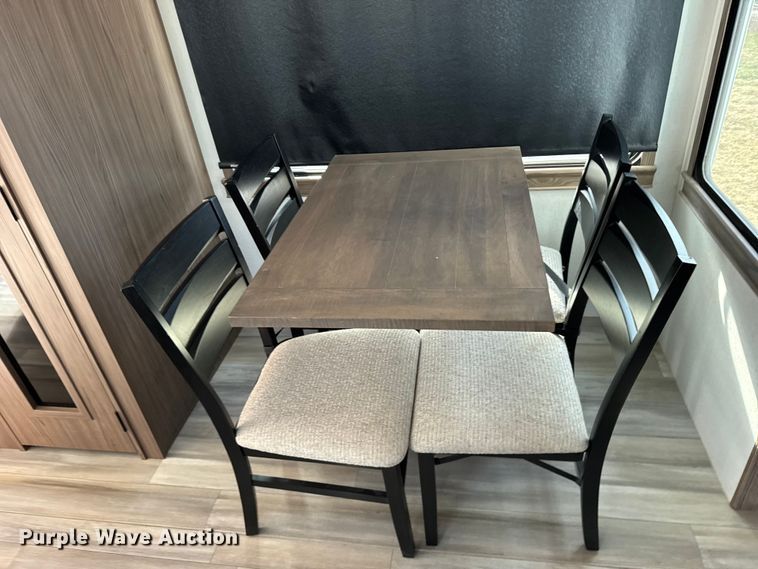 image for item FB0516 2023 Alliance Rv Paradigm camper