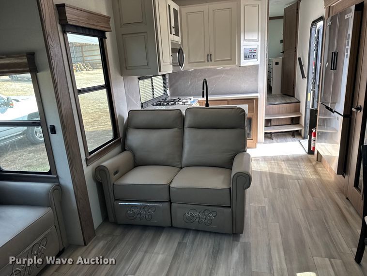 image for item FB0516 2023 Alliance Rv Paradigm camper