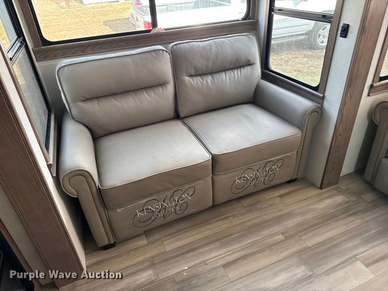 image for item FB0516 2023 Alliance Rv Paradigm camper