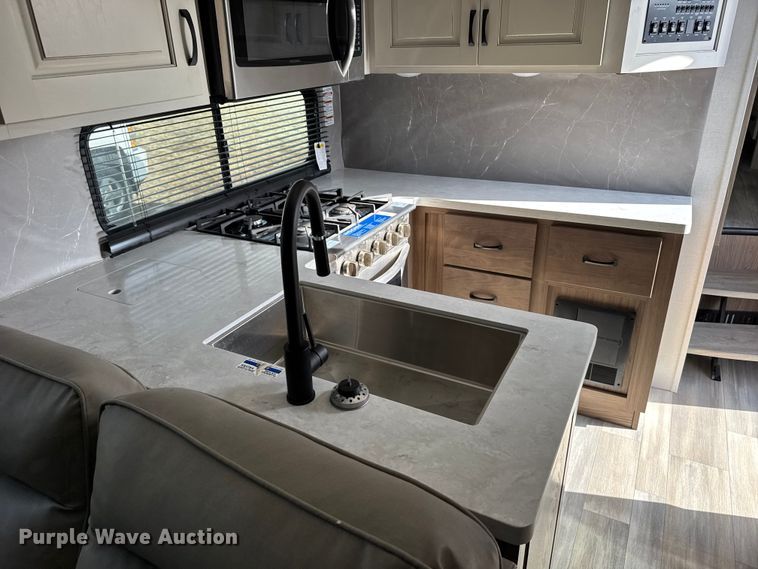 image for item FB0516 2023 Alliance Rv Paradigm camper
