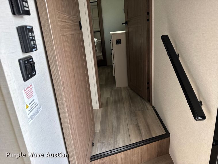 image for item FB0516 2023 Alliance Rv Paradigm camper