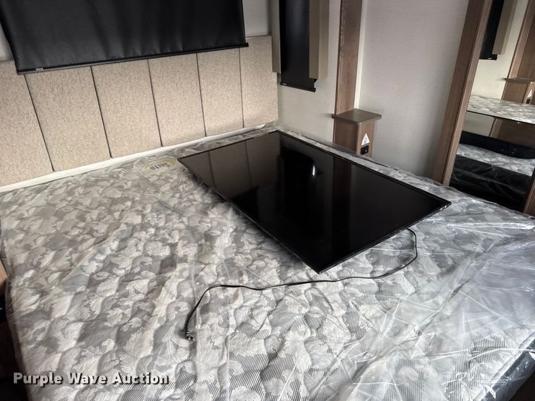 image for item FB0516 2023 Alliance Rv Paradigm camper