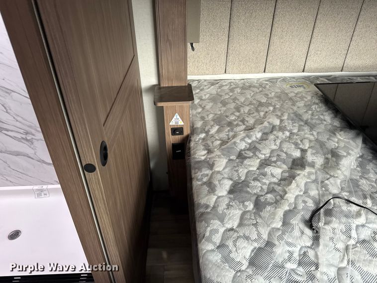 image for item FB0516 2023 Alliance Rv Paradigm camper