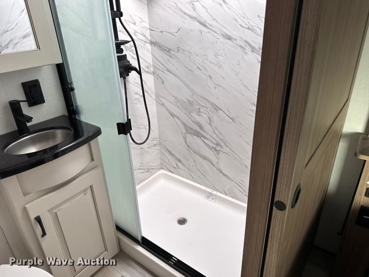 image for item FB0516 2023 Alliance Rv Paradigm camper