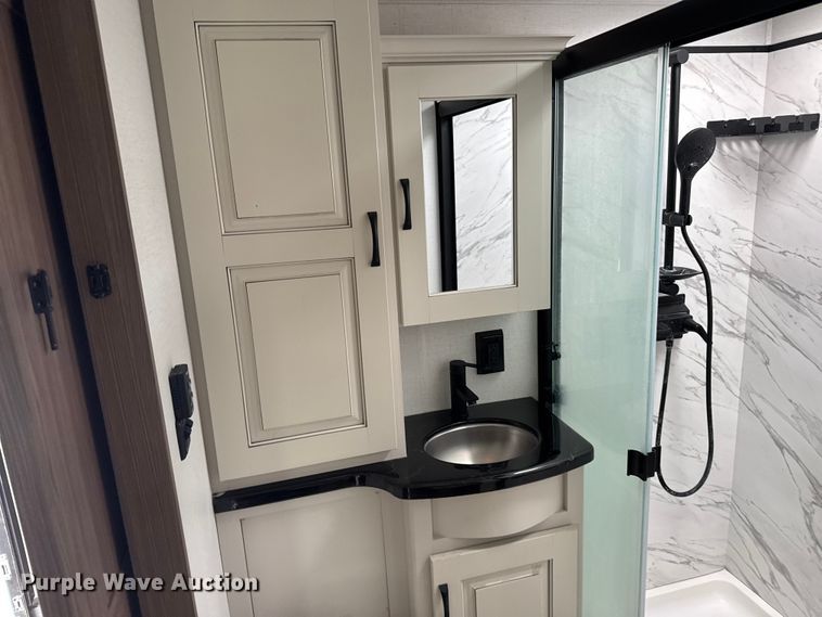 image for item FB0516 2023 Alliance Rv Paradigm camper