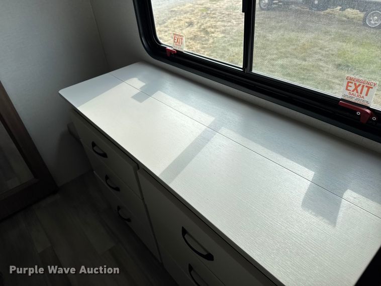 image for item FB0516 2023 Alliance Rv Paradigm camper