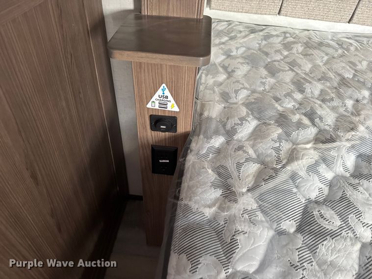 image for item FB0516 2023 Alliance Rv Paradigm camper