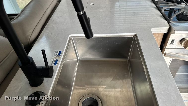 image for item FB0516 2023 Alliance Rv Paradigm camper