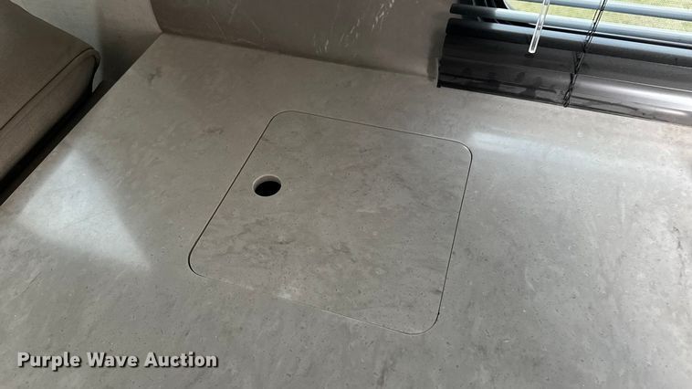 image for item FB0516 2023 Alliance Rv Paradigm camper