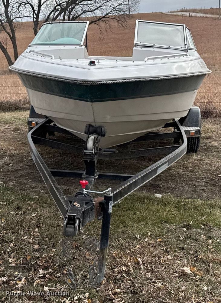 image for item FB0518 1993 Regal 202SE boat