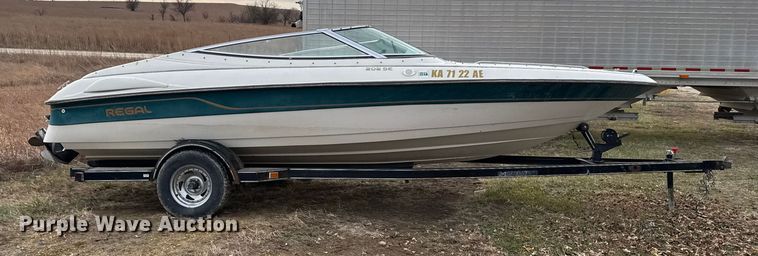 image for item FB0518 1993 Regal 202SE boat