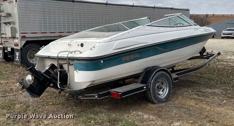 image for item FB0518 1993 Regal 202SE boat