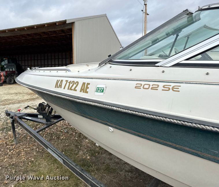 image for item FB0518 1993 Regal 202SE boat