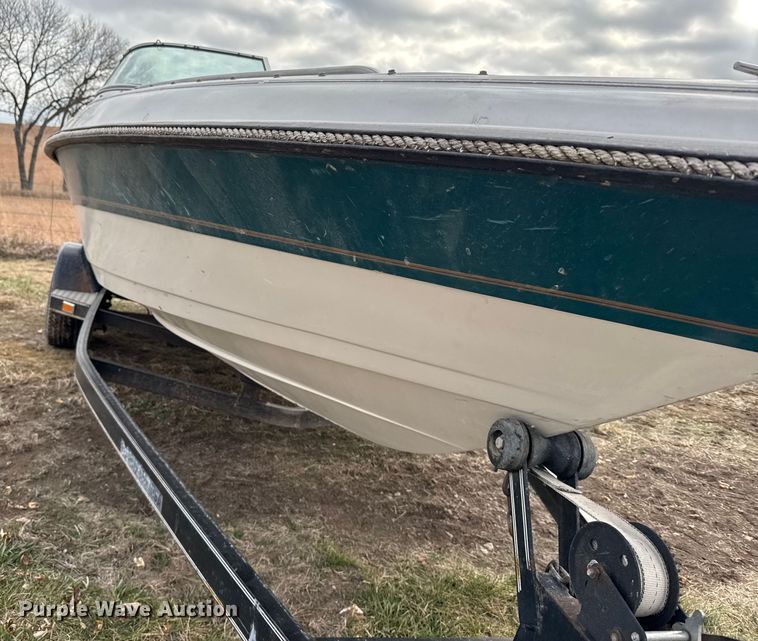 image for item FB0518 1993 Regal 202SE boat
