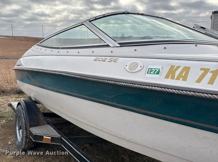image for item FB0518 1993 Regal 202SE boat