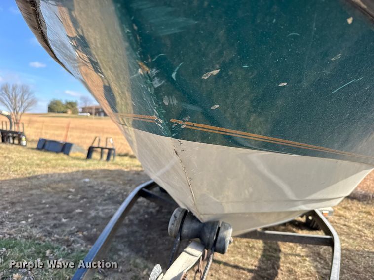 image for item FB0518 1993 Regal 202SE boat