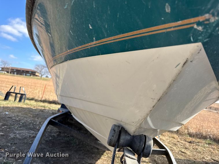 image for item FB0518 1993 Regal 202SE boat