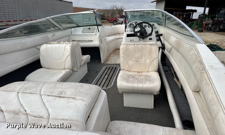 image for item FB0518 1993 Regal 202SE boat