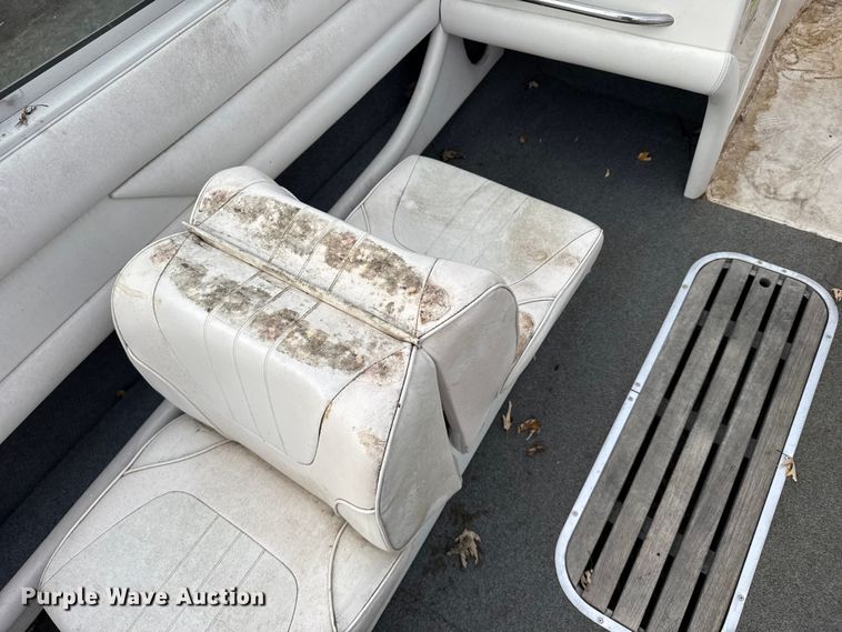 image for item FB0518 1993 Regal 202SE boat