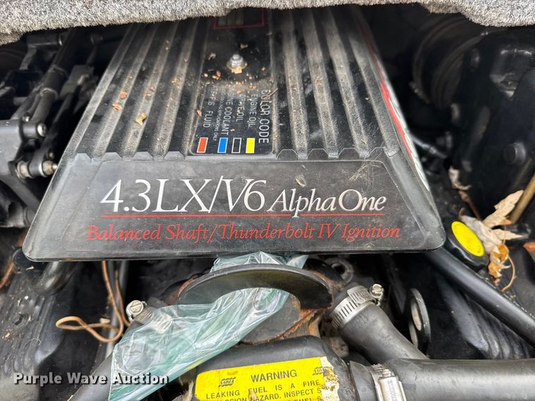 image for item FB0518 1993 Regal 202SE boat