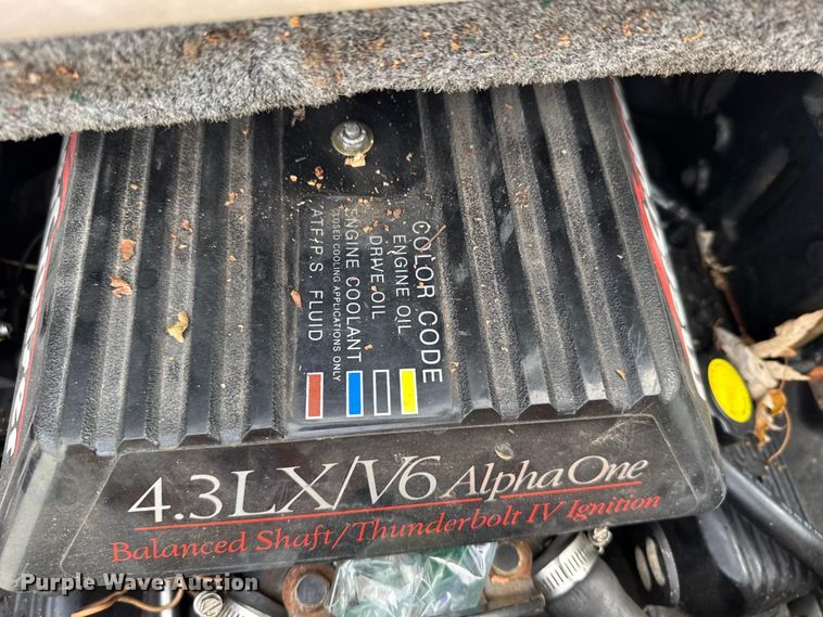 image for item FB0518 1993 Regal 202SE boat