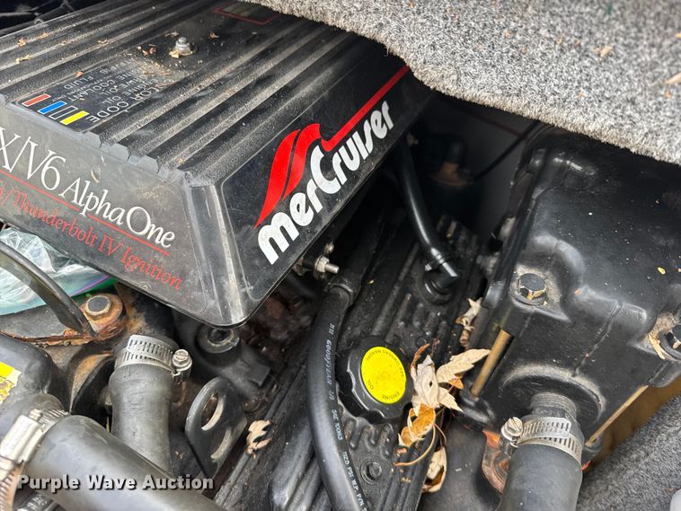 image for item FB0518 1993 Regal 202SE boat